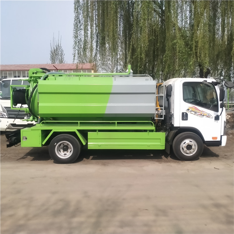 山东环卫小型疏通联合车4+2清洗吸污车价格多少钱一台
